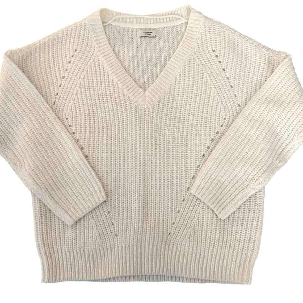 ASOS CHUNKY V-NECK WHITE SWEATER SIZE SMALL - Picture 1 of 9